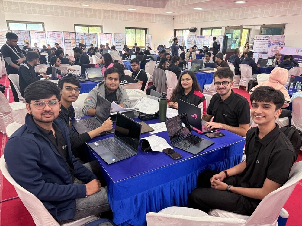 Team photo — DualEDSR — sharpening ISRO thermal imagery, Smart India Hackathon